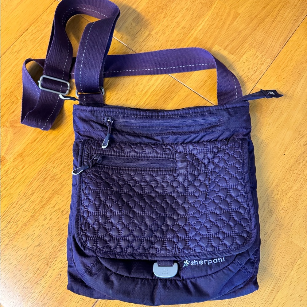 A/ Sherpani Jagle Crossbody Purse